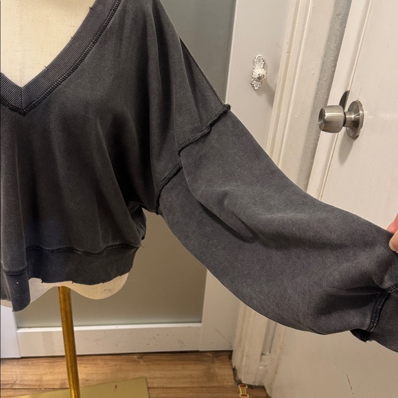 Black Crop V-Neck Sweatshirt - Picture 2 of 5